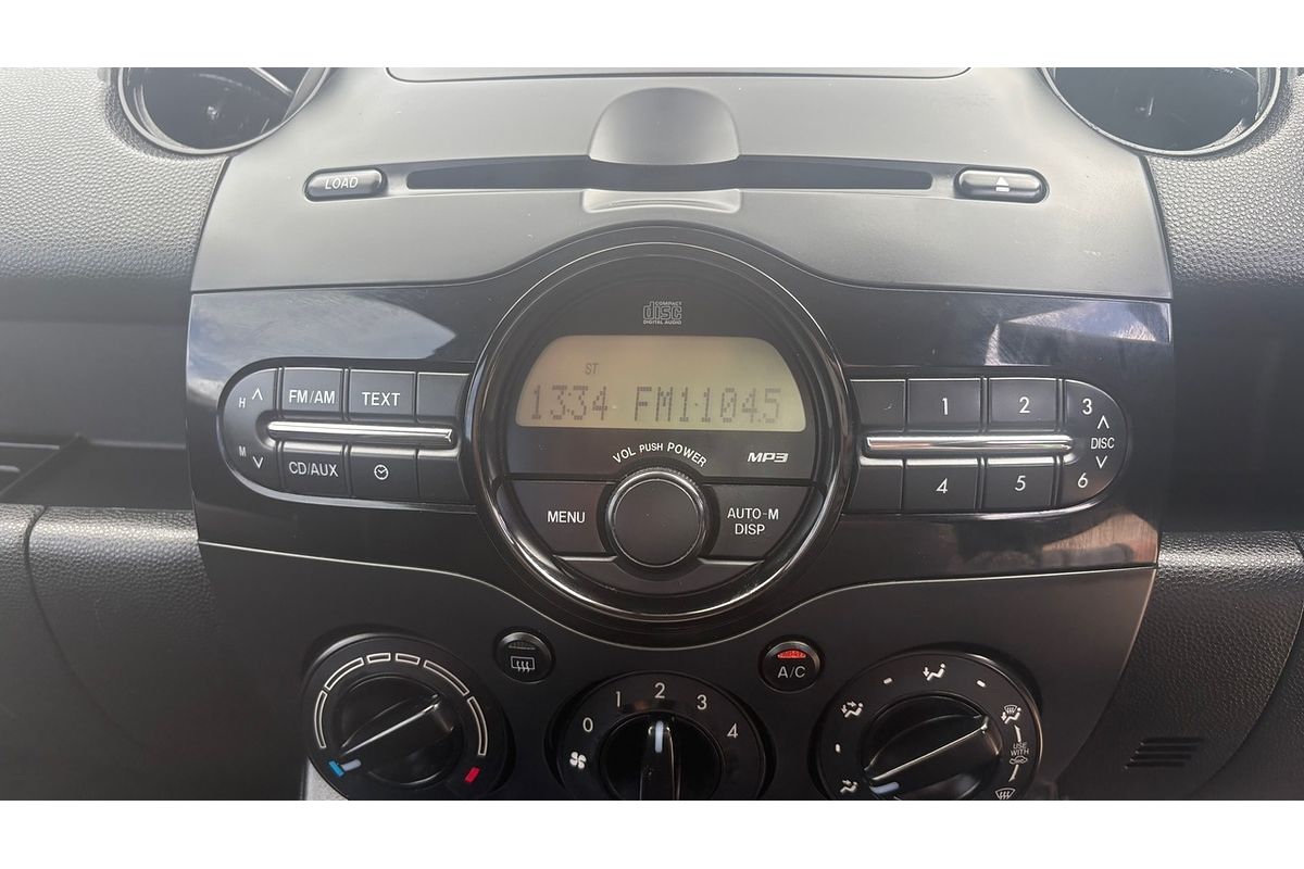 2011 Mazda 2 Neo DE MY10