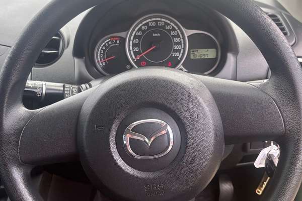 2011 Mazda 2 Neo DE MY10