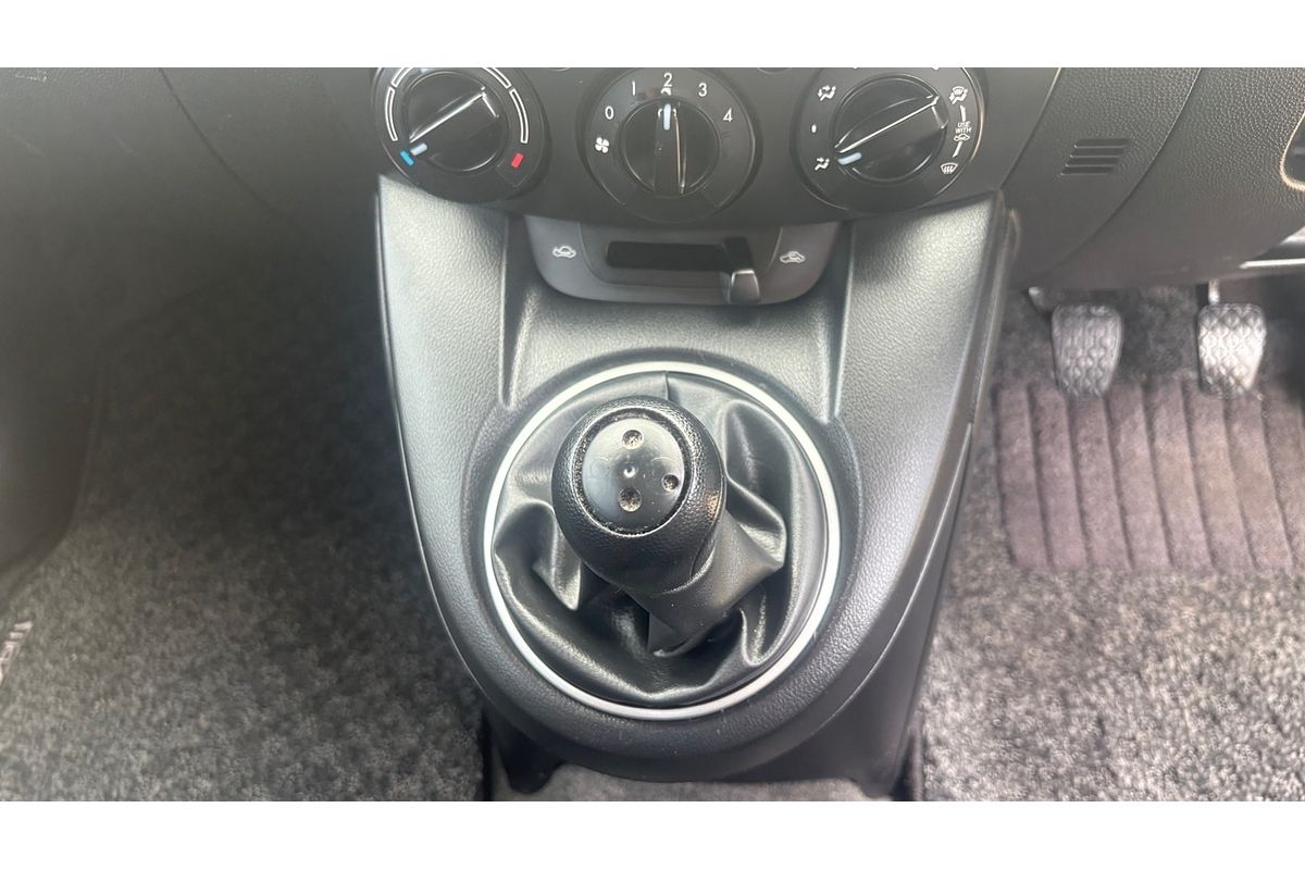 2011 Mazda 2 Neo DE MY10