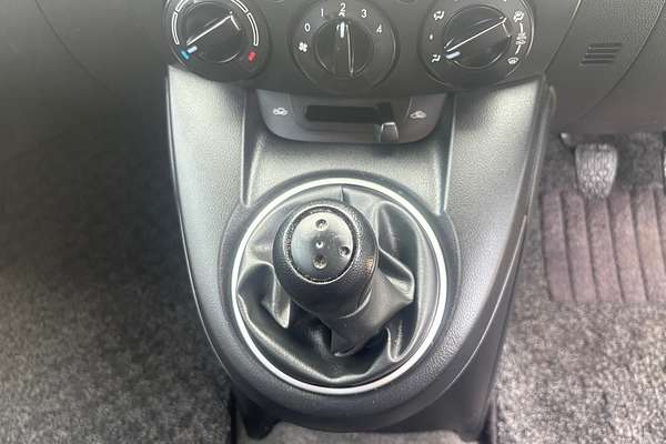 2011 Mazda 2 Neo DE MY10