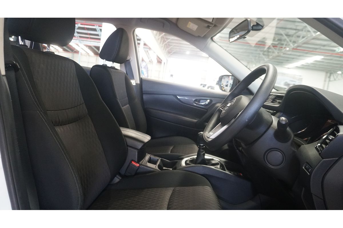 2022 Nissan X-TRAIL ST T32