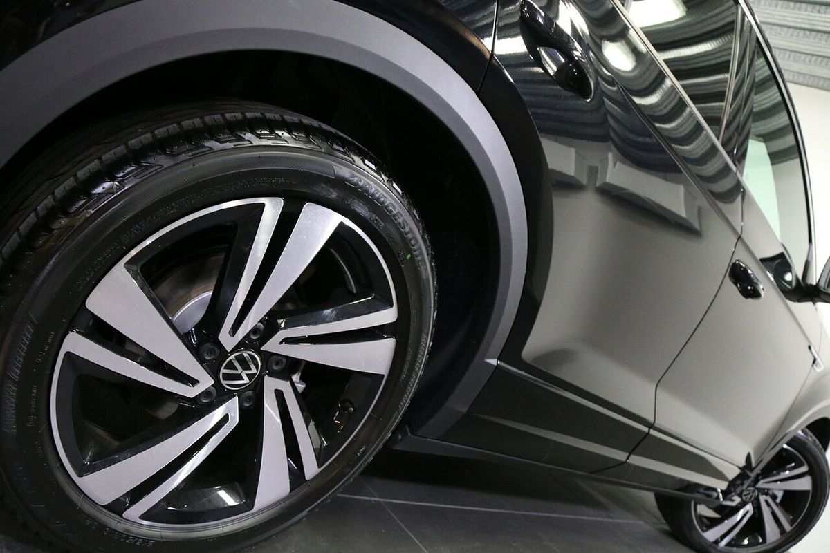2024 Volkswagen T-Roc 140TSI R-Line D11