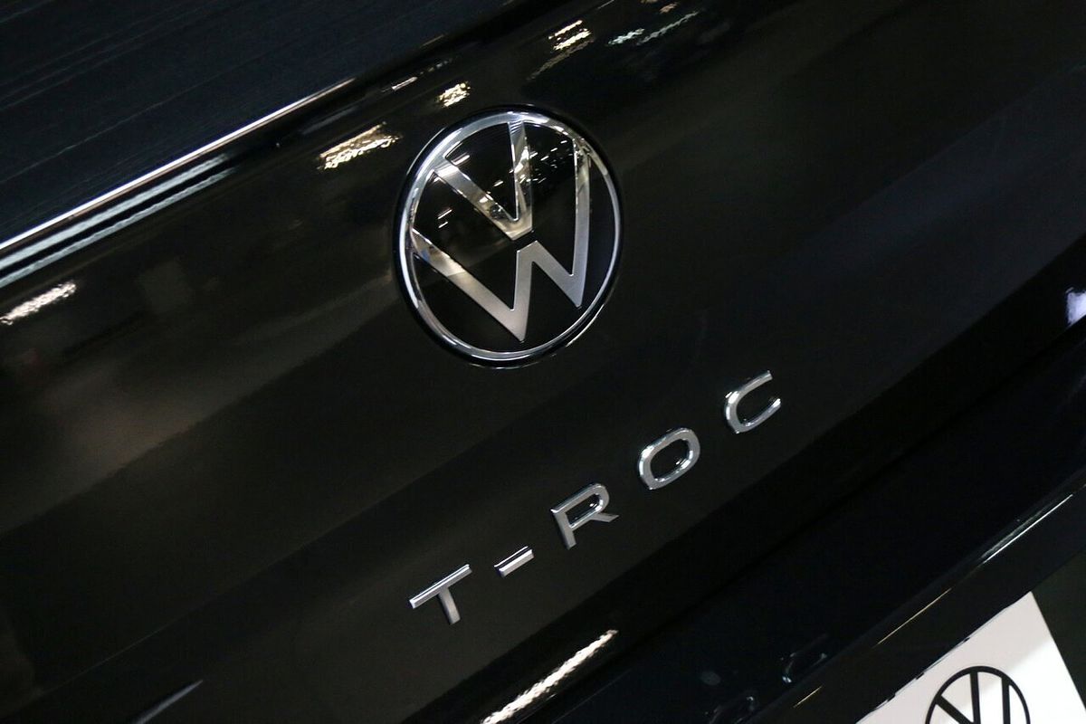 2024 Volkswagen T-Roc 140TSI R-Line D11