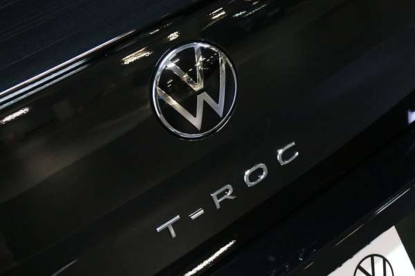 2024 Volkswagen T-Roc 140TSI R-Line D11