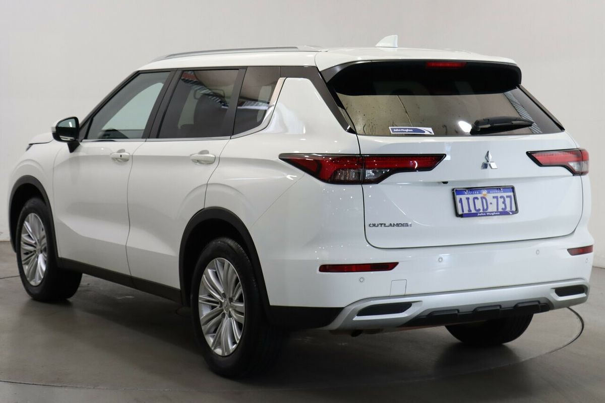 2023 Mitsubishi Outlander LS ZM