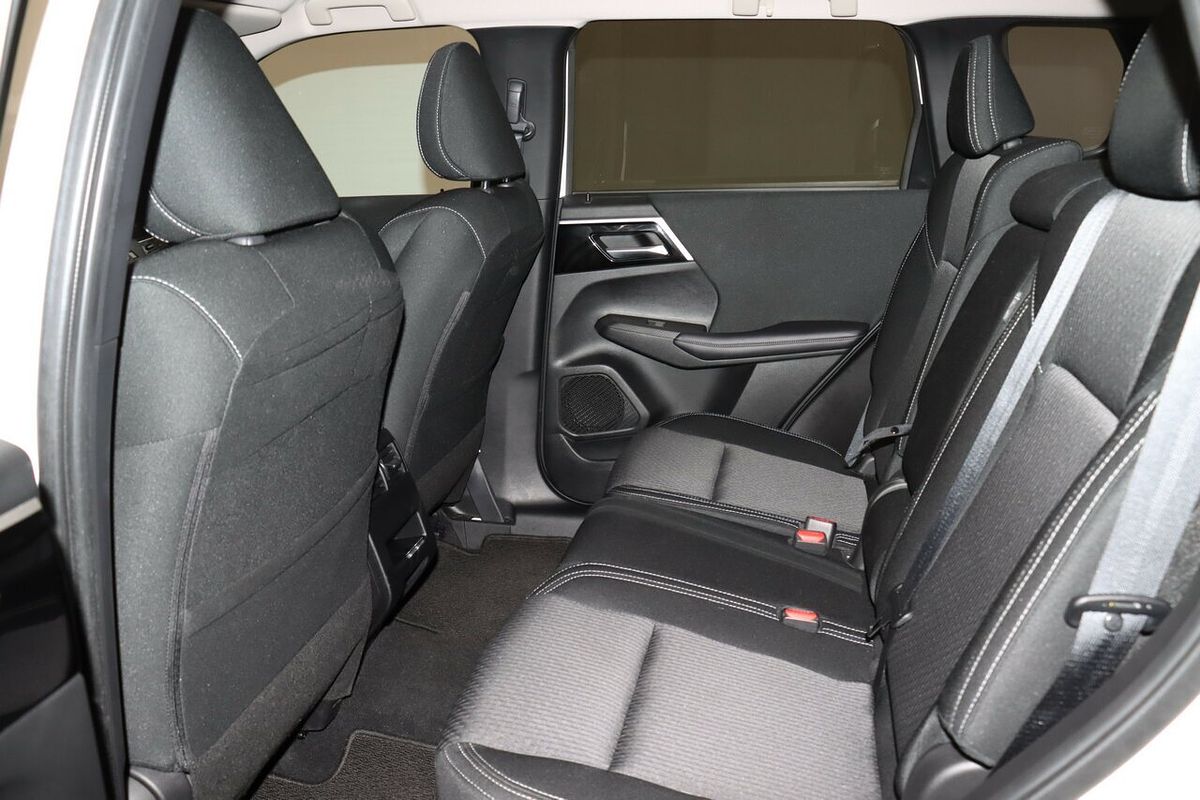 2023 Mitsubishi Outlander LS ZM