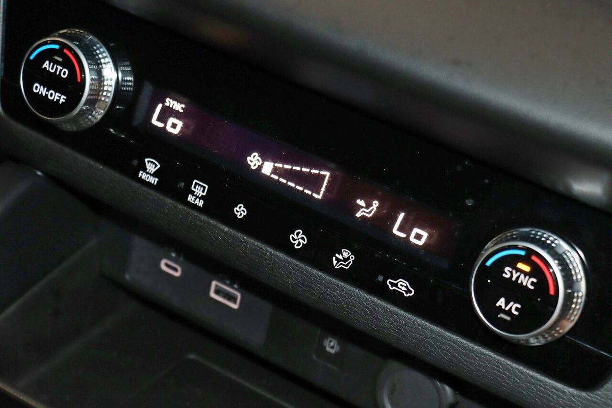 2023 Mitsubishi Outlander LS ZM