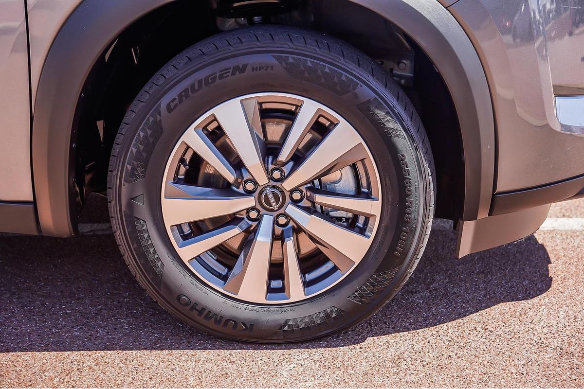 2023 Nissan Pathfinder Ti R53
