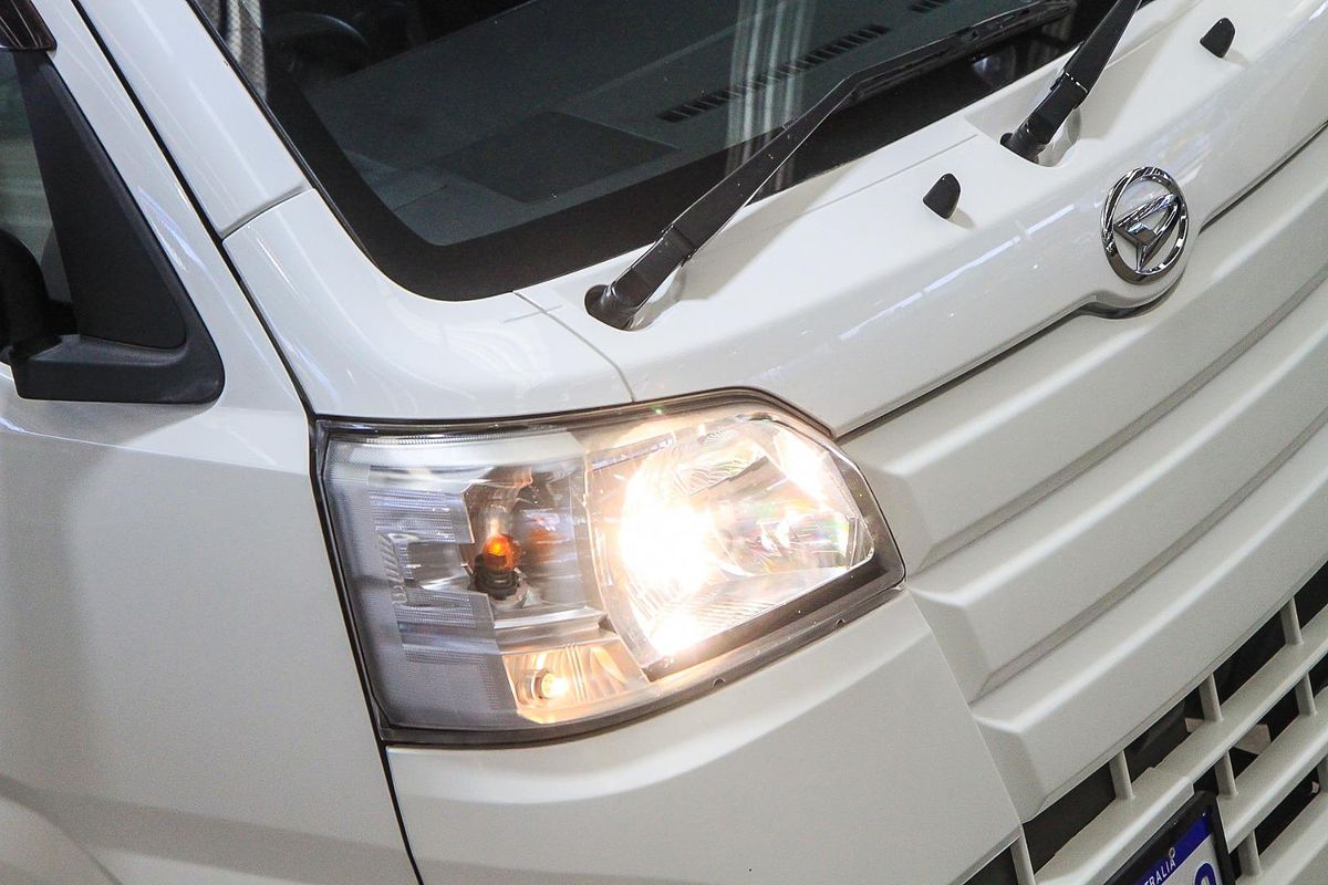 2018 Daihatsu Hi-Jet