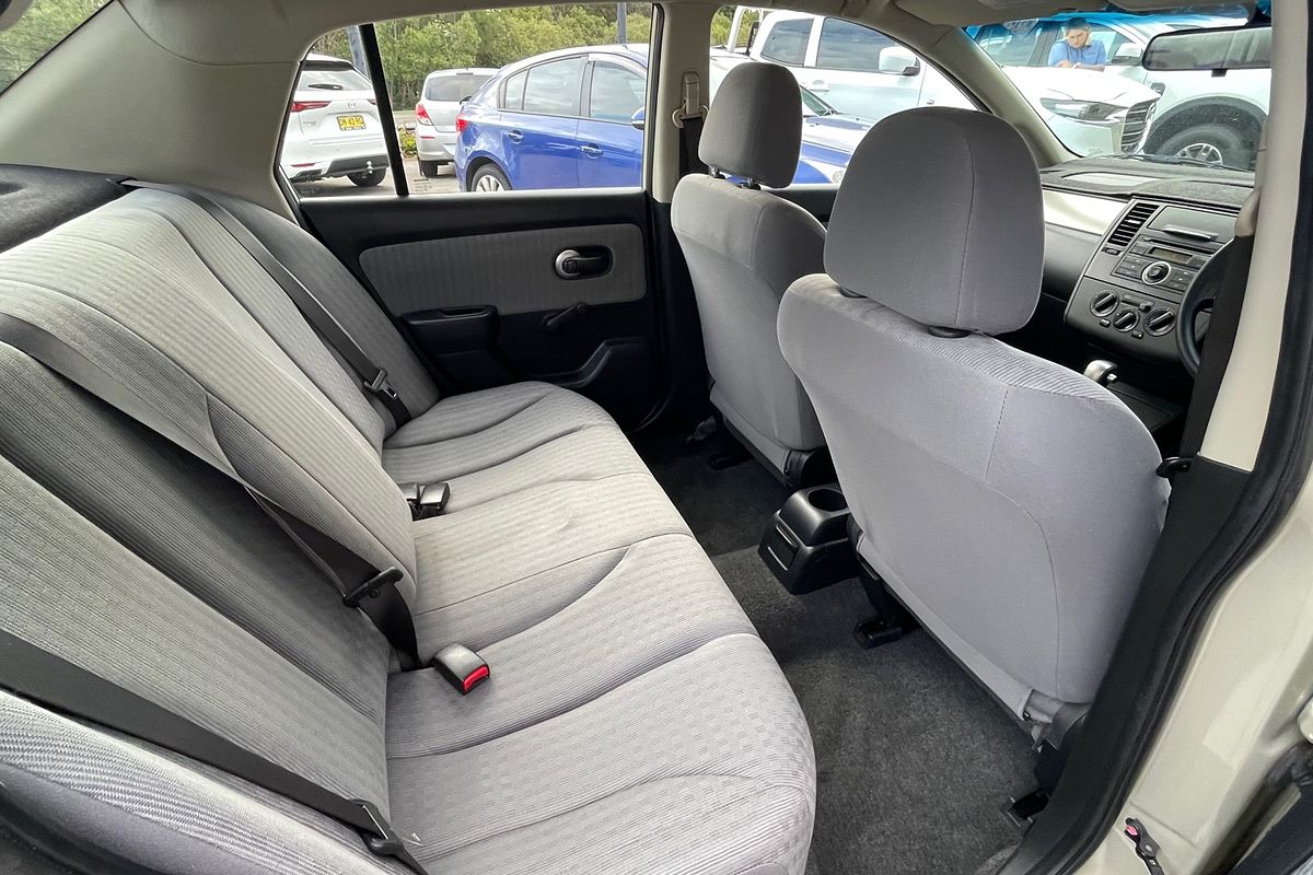 2008 Nissan Tiida ST C11