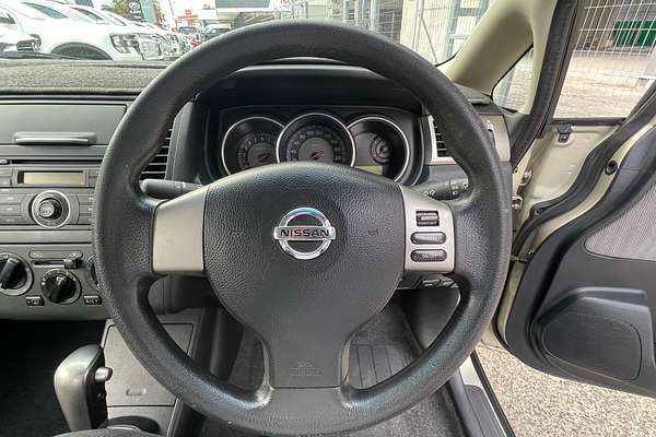 2008 Nissan Tiida ST C11