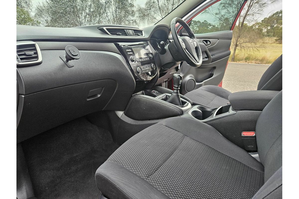 2015 Nissan Qashqai ST J11