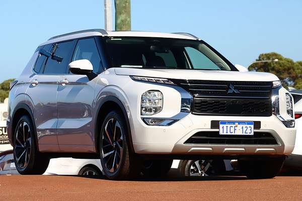 2024 Mitsubishi Outlander Exceed ZM