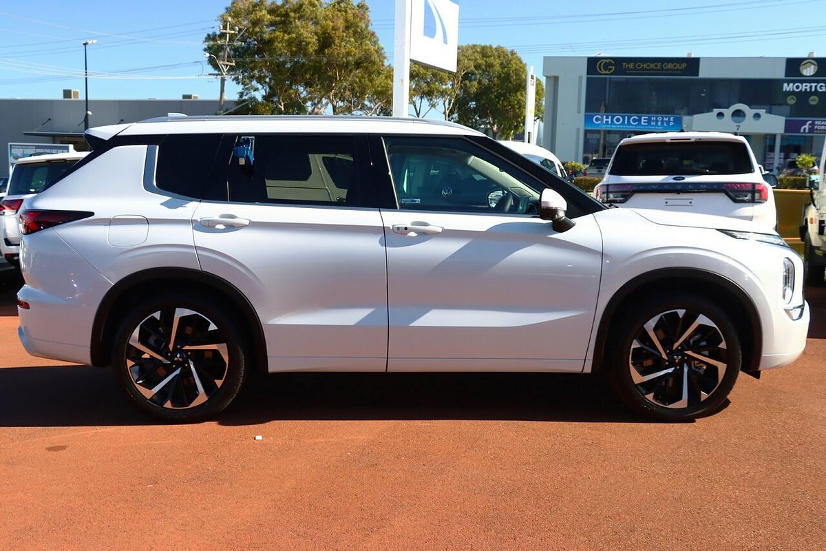 2024 Mitsubishi Outlander Exceed ZM