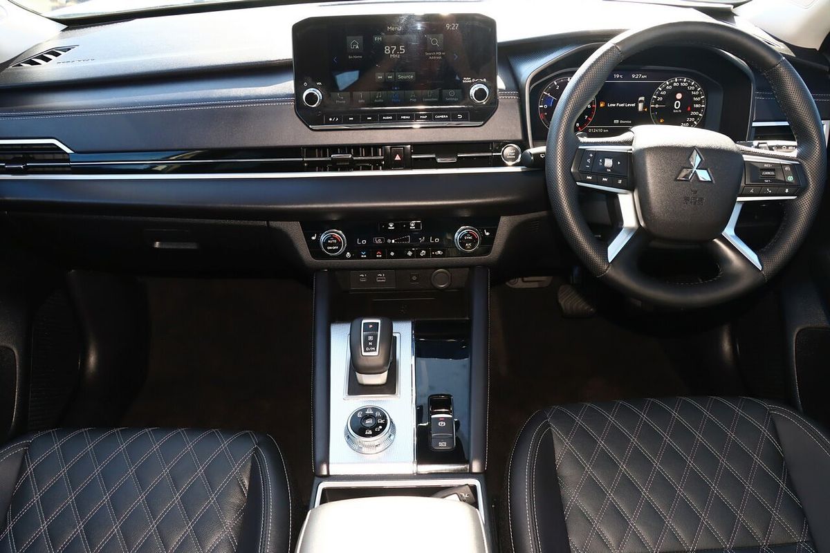2024 Mitsubishi Outlander Exceed ZM