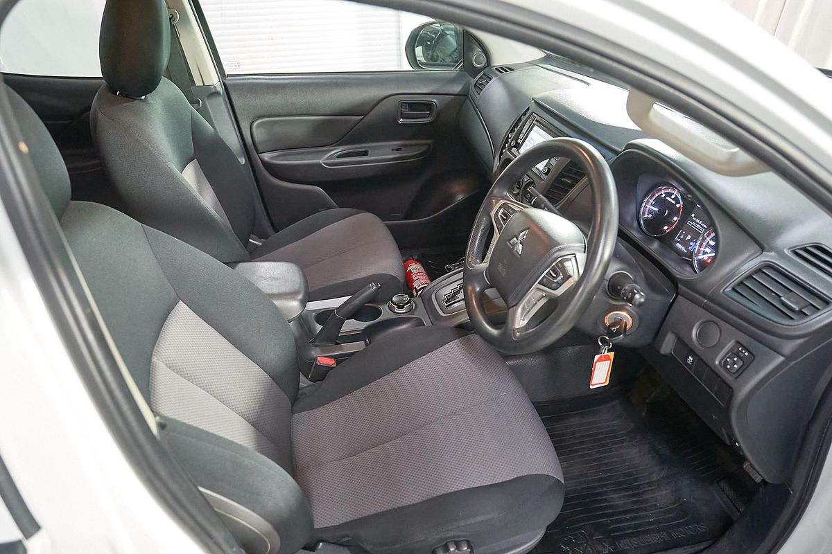 2020 Mitsubishi Triton GLX MR 4X4