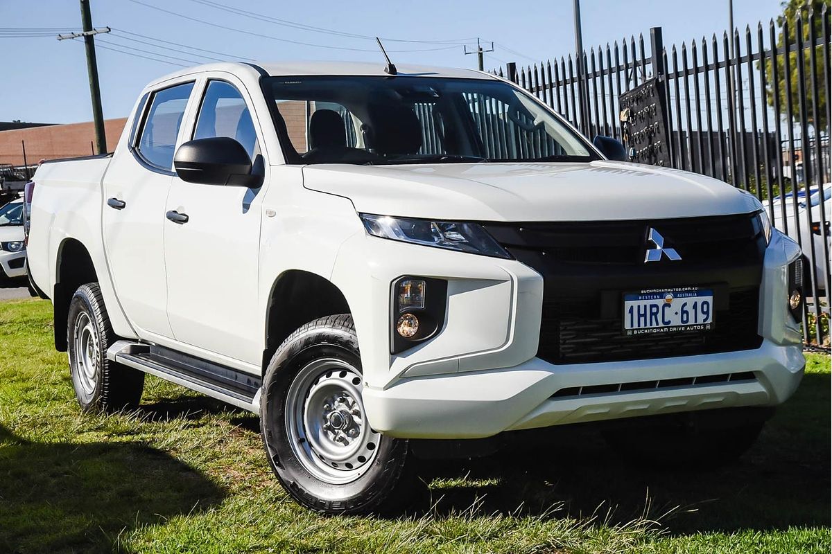 2022 Mitsubishi Triton GLX MR 4X4