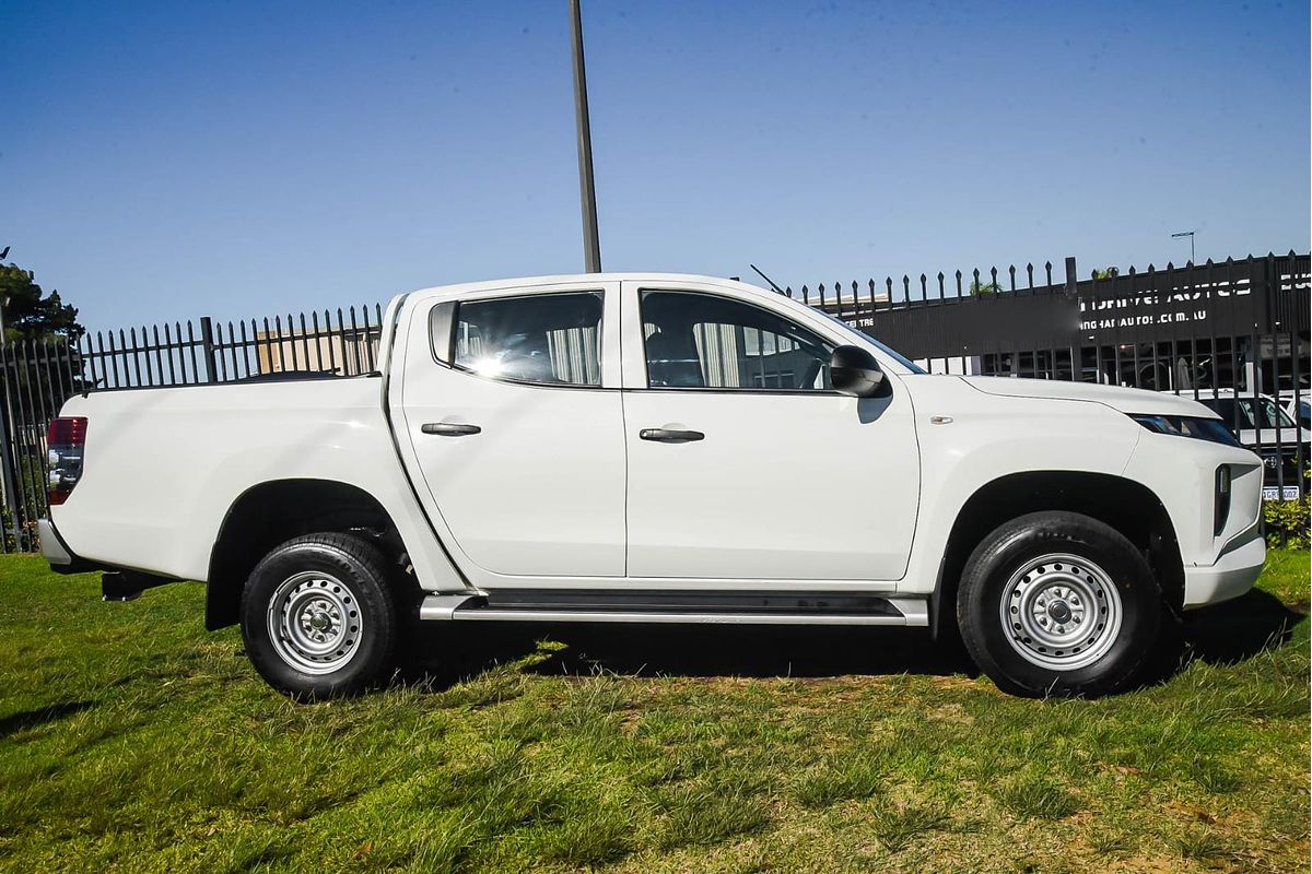 2022 Mitsubishi Triton GLX MR 4X4