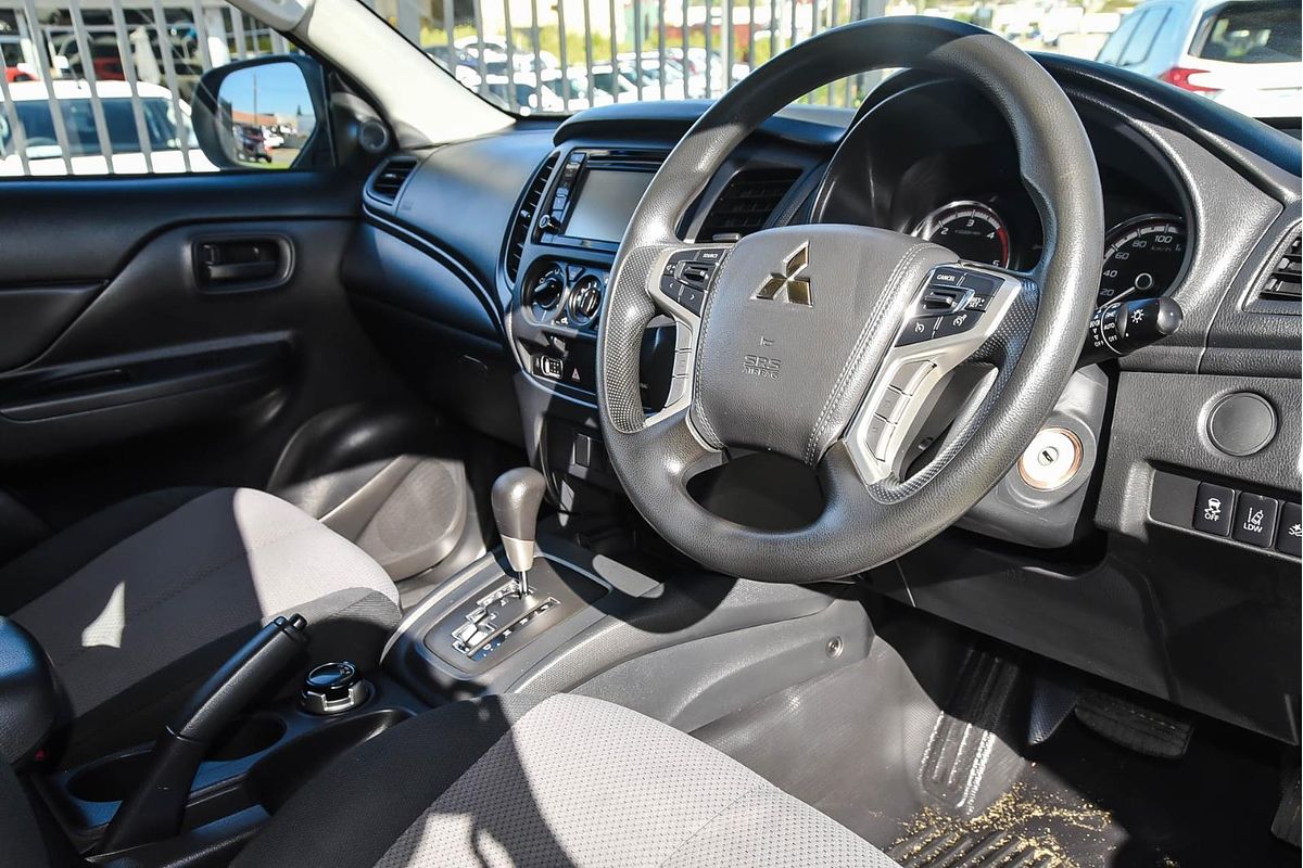 2022 Mitsubishi Triton GLX MR 4X4