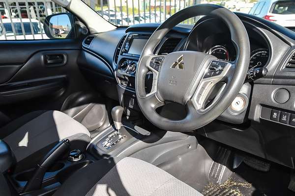 2022 Mitsubishi Triton GLX MR 4X4