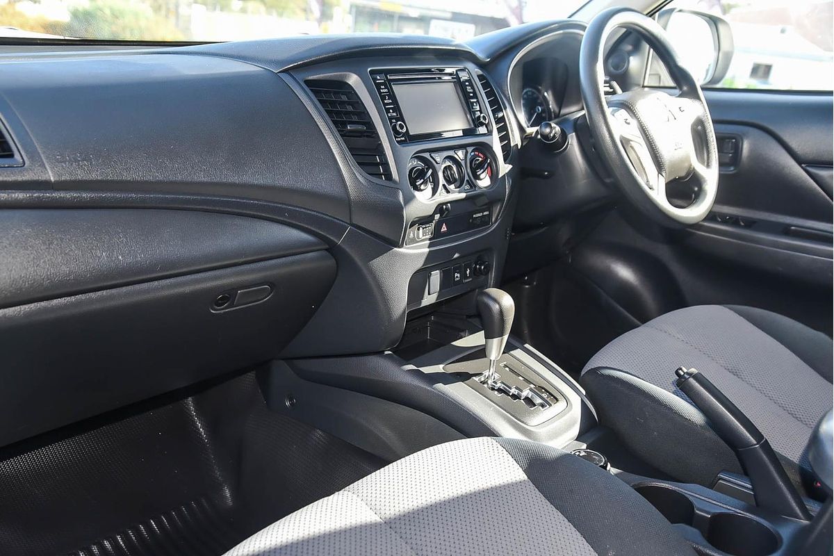 2022 Mitsubishi Triton GLX MR 4X4