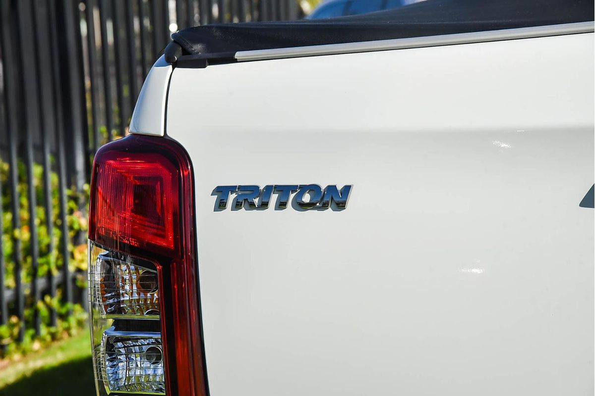 2022 Mitsubishi Triton GLX MR 4X4