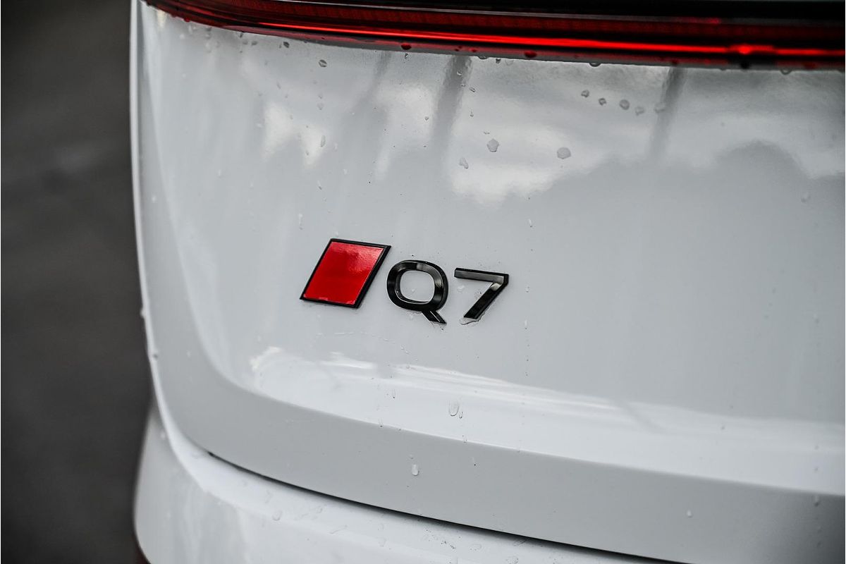 2024 Audi Q7 55 TFSI S line 4M