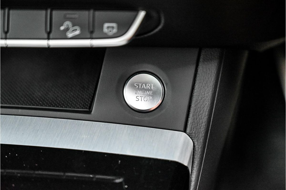 2024 Audi Q5 45 TFSI S Line FY