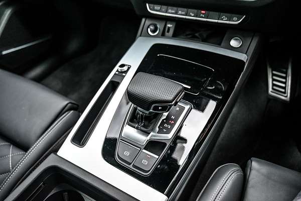 2024 Audi Q5 45 TFSI S Line FY