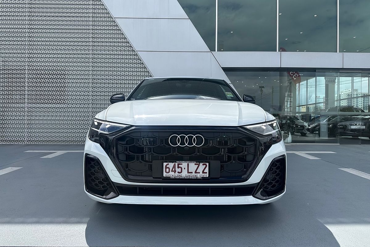 2024 Audi Q8 60 TFSI e S line F1