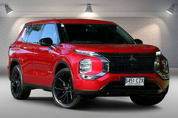 2024 Mitsubishi Outlander Black Edition ZM