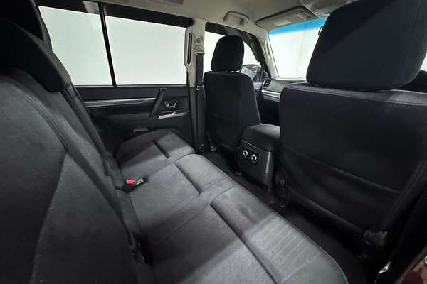 2016 Mitsubishi Pajero GLX NX