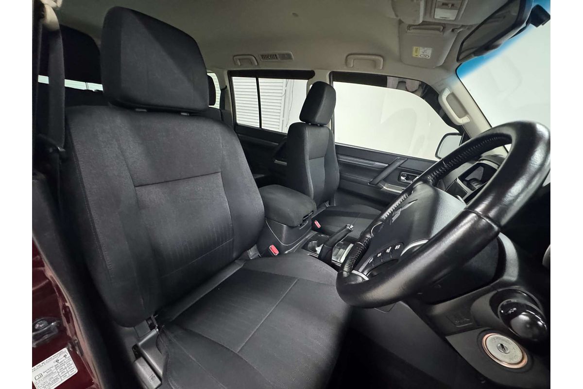 2016 Mitsubishi Pajero GLX NX
