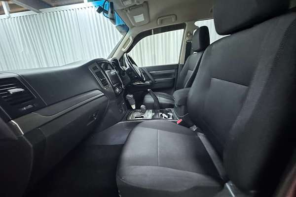 2016 Mitsubishi Pajero GLX NX