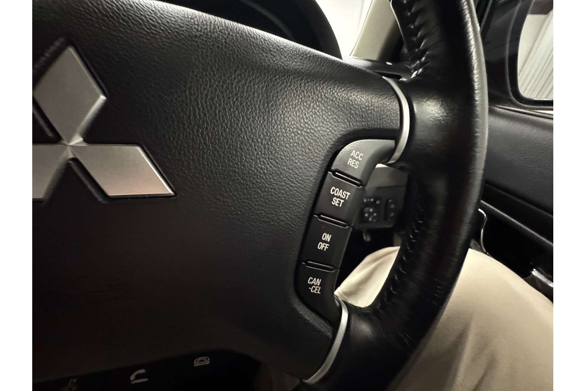 2016 Mitsubishi Pajero GLX NX