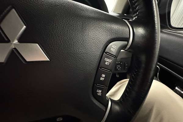 2016 Mitsubishi Pajero GLX NX