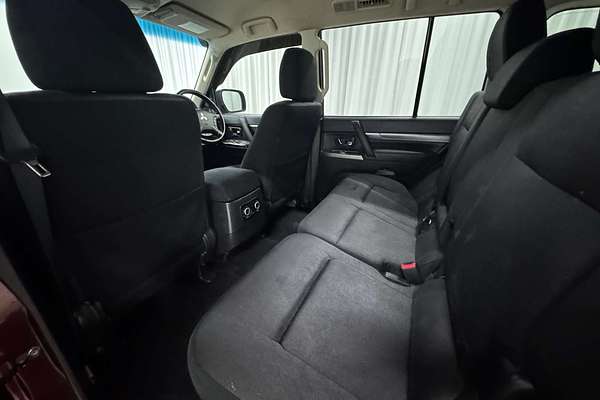 2016 Mitsubishi Pajero GLX NX