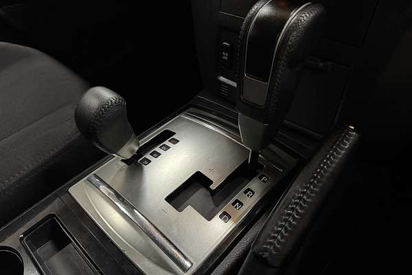 2016 Mitsubishi Pajero GLX NX