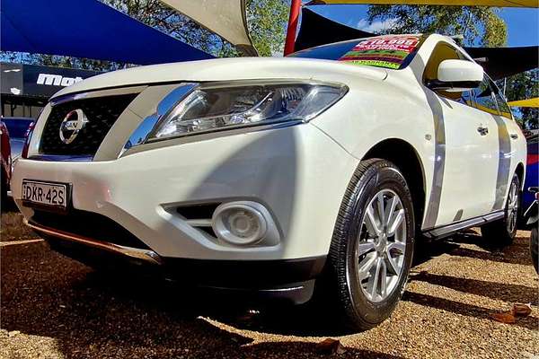 2016 Nissan Pathfinder ST R52
