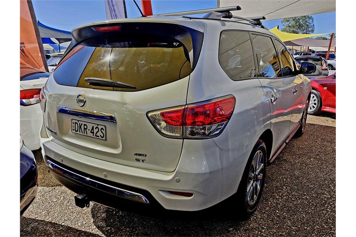 2016 Nissan Pathfinder ST R52