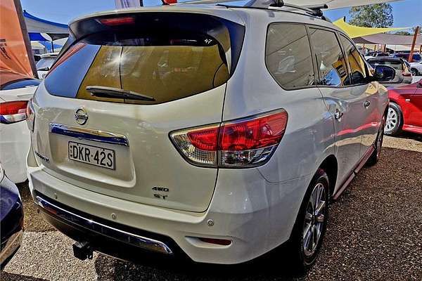 2016 Nissan Pathfinder ST R52