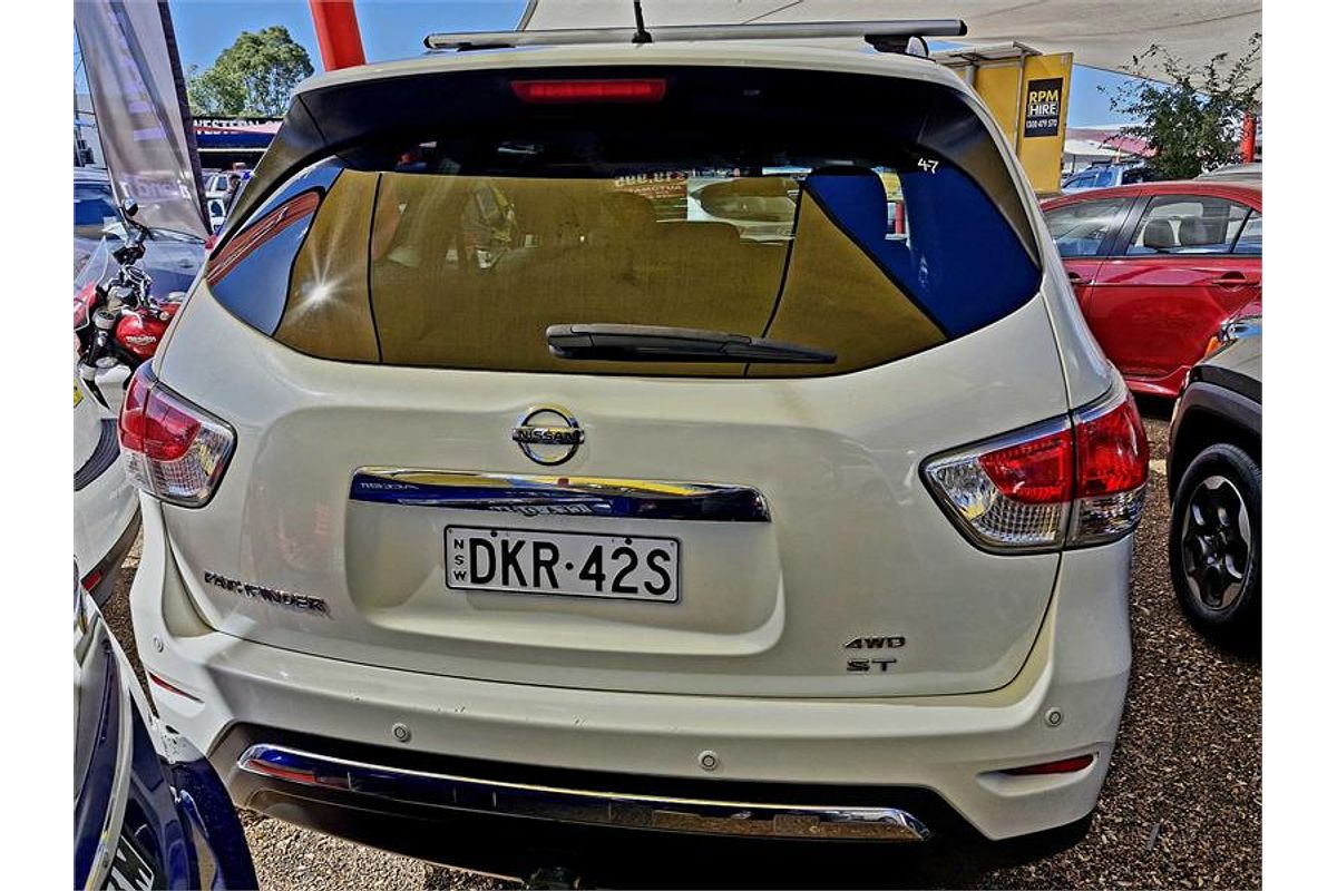 2016 Nissan Pathfinder ST R52