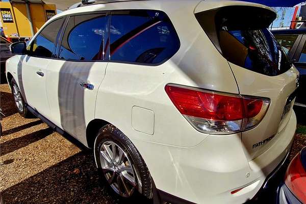 2016 Nissan Pathfinder ST R52