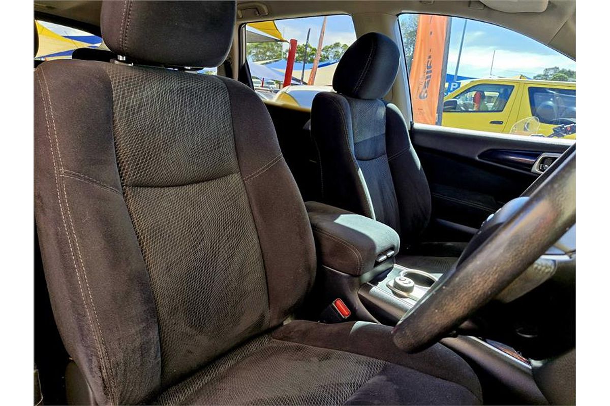 2016 Nissan Pathfinder ST R52