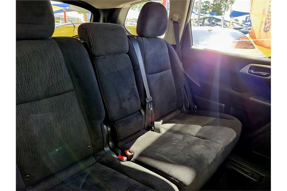 2016 Nissan Pathfinder ST R52