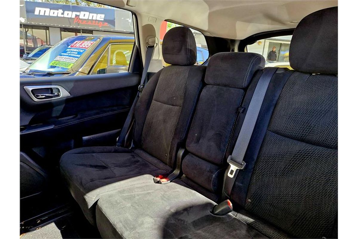 2016 Nissan Pathfinder ST R52