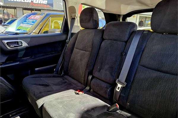 2016 Nissan Pathfinder ST R52