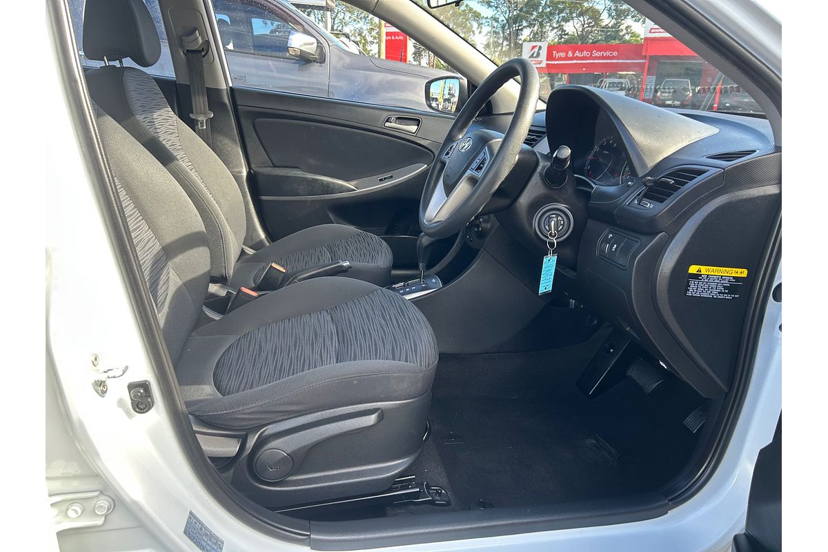 2016 Hyundai Accent Active RB4