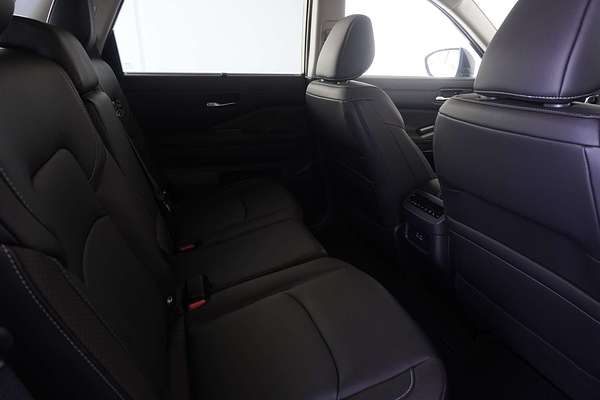 2024 Nissan Pathfinder Ti R53