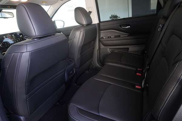 2024 Nissan Pathfinder Ti R53